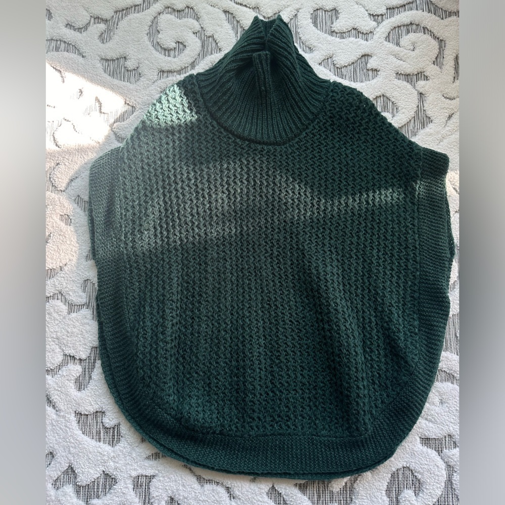 LC Lauren Conrad Green Poncho